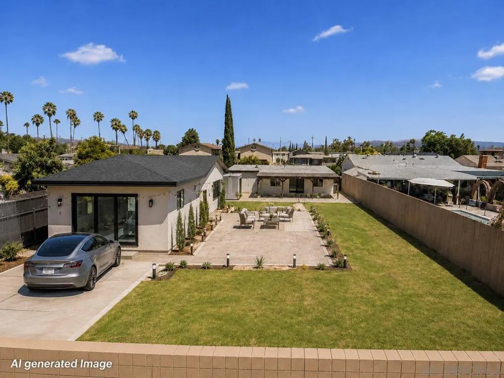 317 W Chase Ave W El Cajon, CA 92020