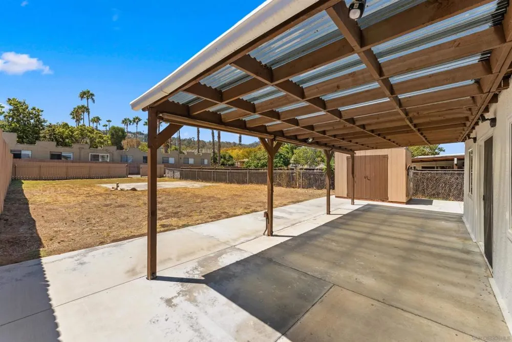 317 W Chase Ave W El Cajon, CA 92020