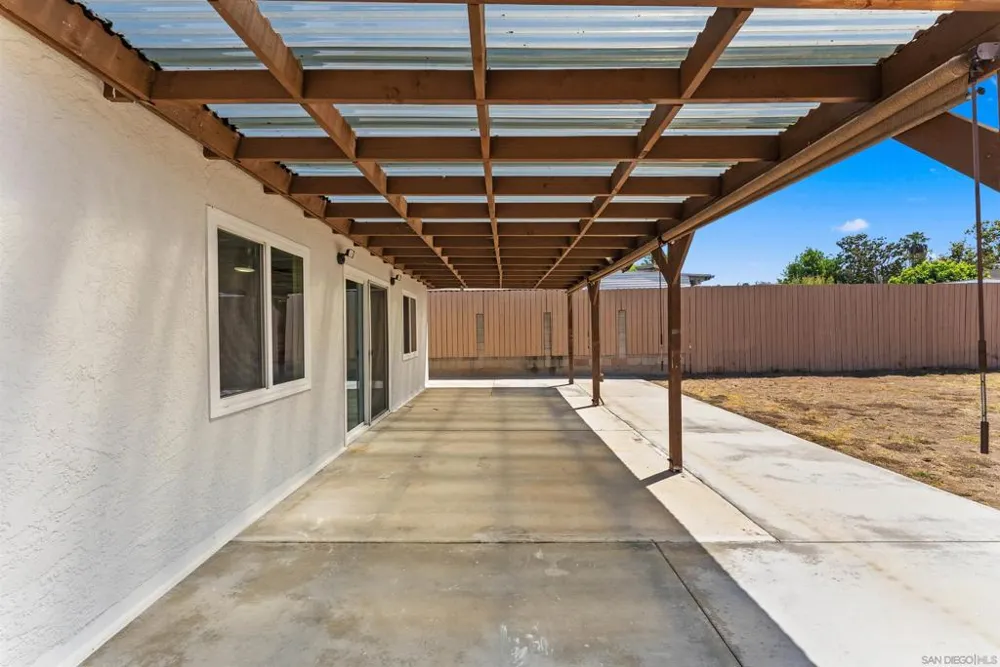 317 W Chase Ave W El Cajon, CA 92020