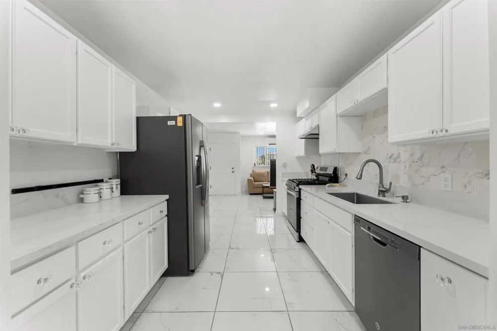 317 W Chase Ave W El Cajon, CA 92020