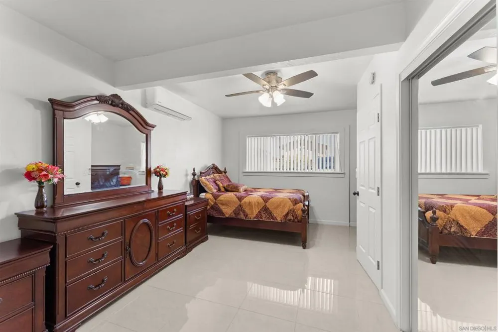 317 W Chase Ave W El Cajon, CA 92020
