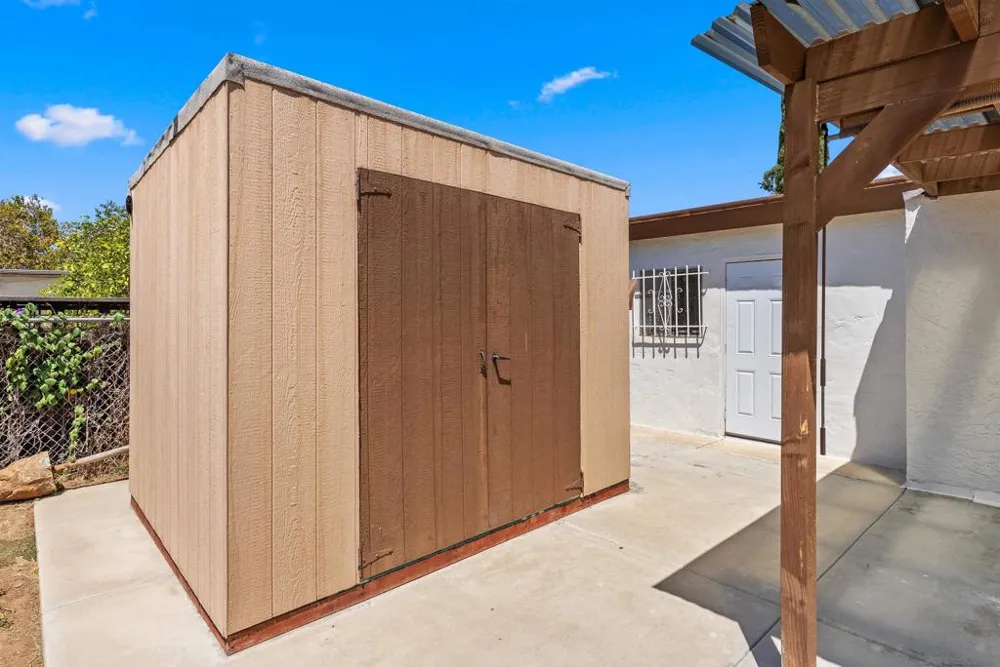 317 W Chase Ave W El Cajon, CA 92020