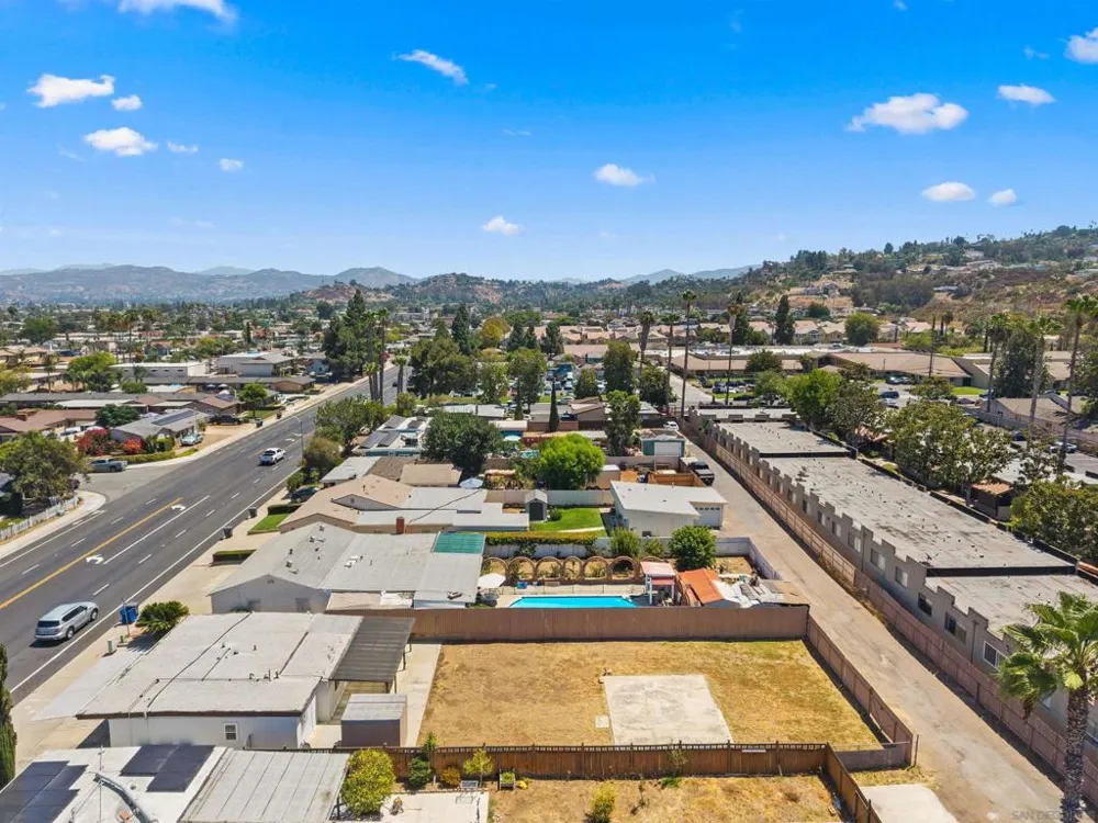 317 W Chase Ave W El Cajon, CA 92020