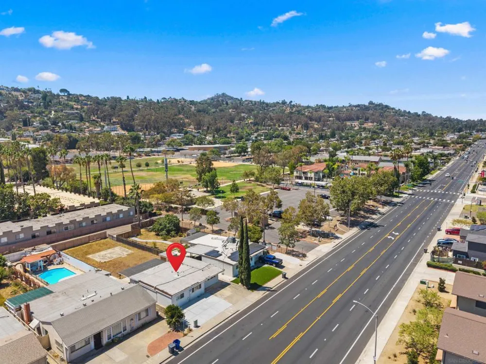317 W Chase Ave W El Cajon, CA 92020