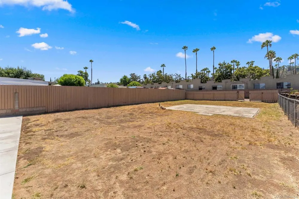 317 W Chase Ave W El Cajon, CA 92020