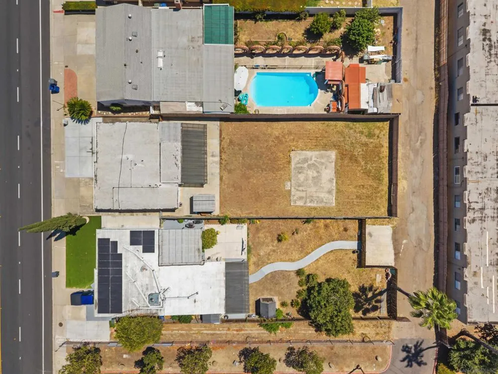 317 W Chase Ave W El Cajon, CA 92020