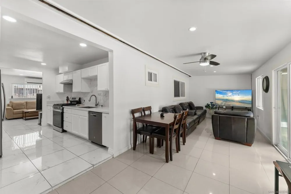 317 W Chase Ave W El Cajon, CA 92020
