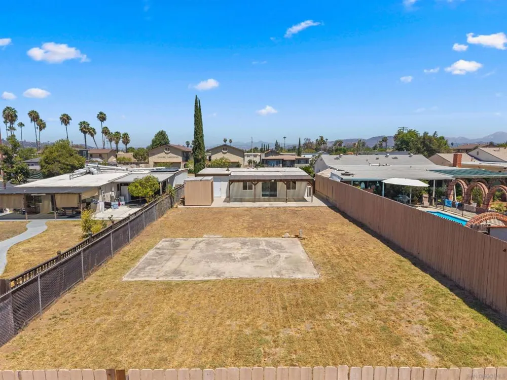 317 W Chase Ave W El Cajon, CA 92020