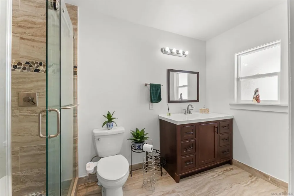 317 W Chase Ave W El Cajon, CA 92020