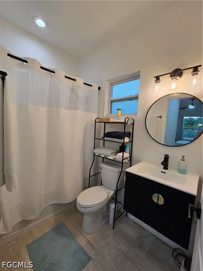 Roundtree Avenue Alva, FL 33920
