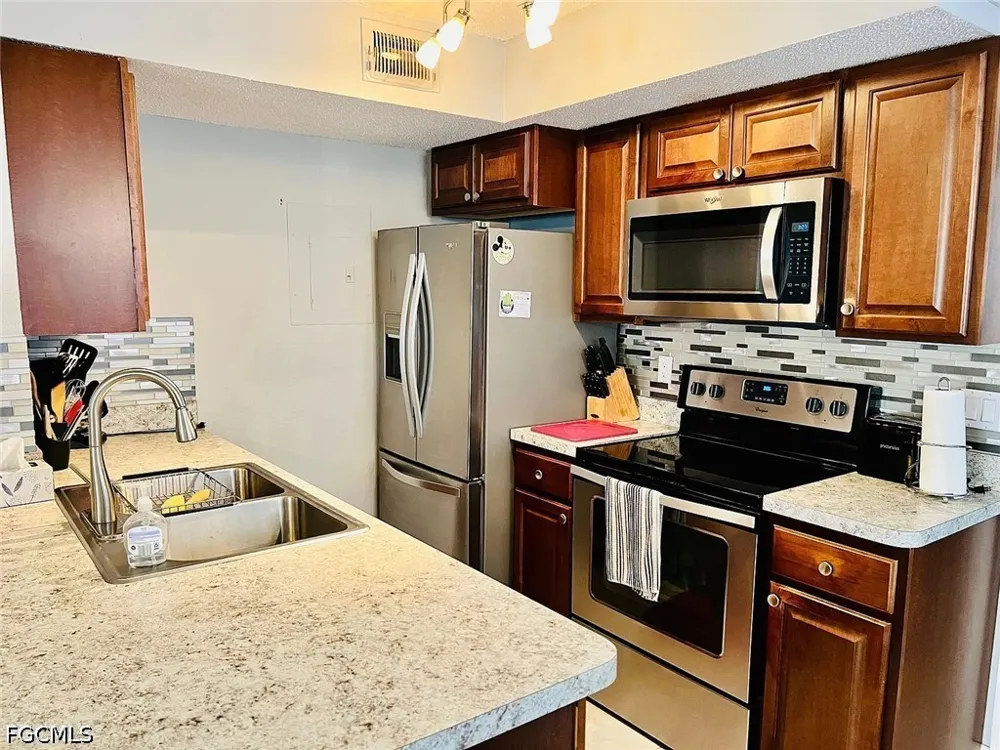 Equestrian Circle #1801 Fort Myers, FL 33907