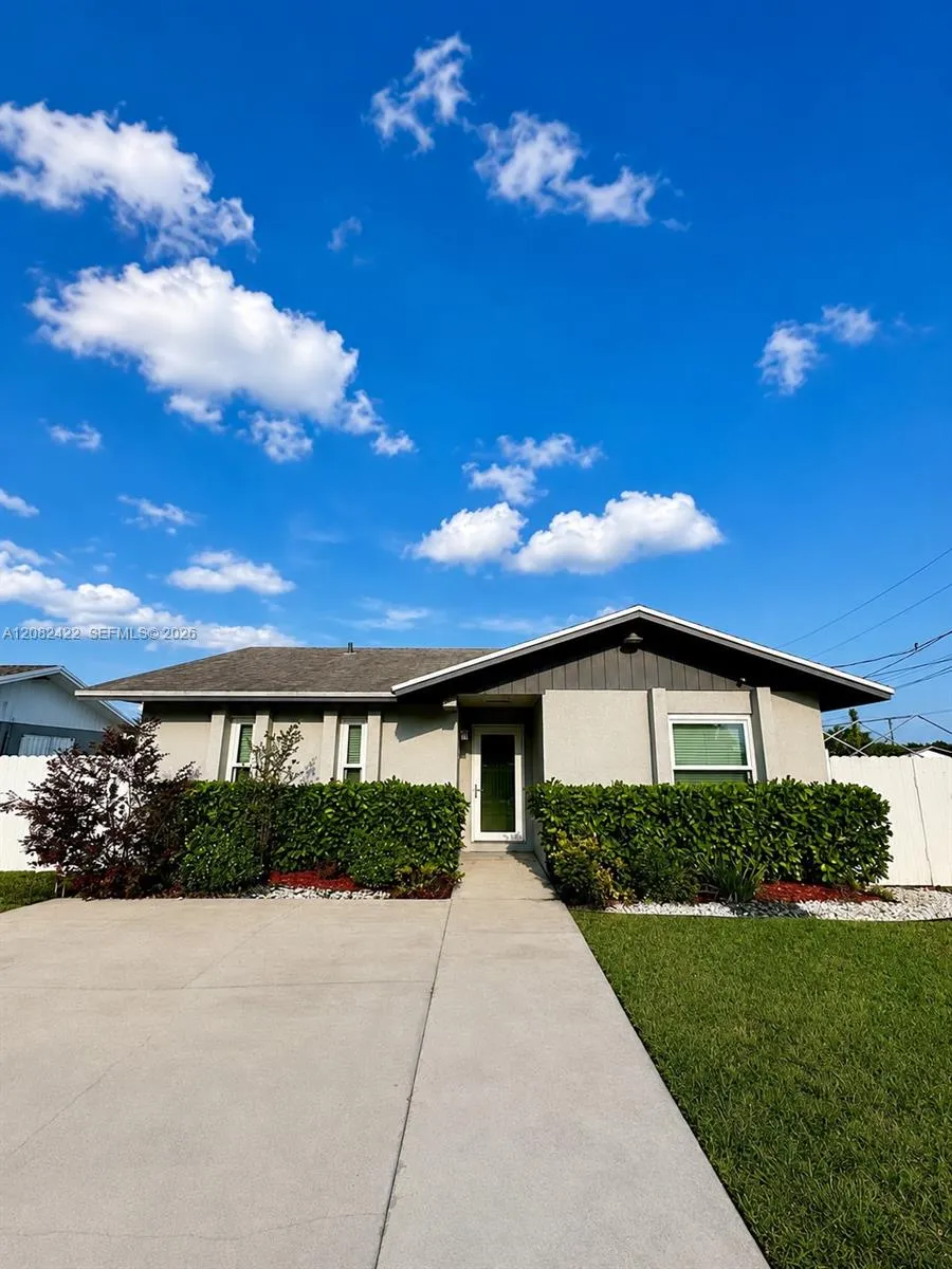 18155 SW 105th Ave Miami, FL 33157