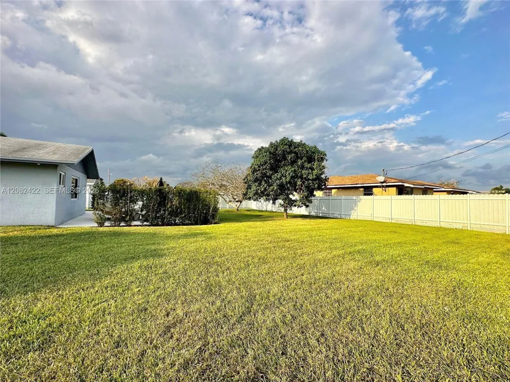 18155 SW 105th Ave Miami, FL 33157