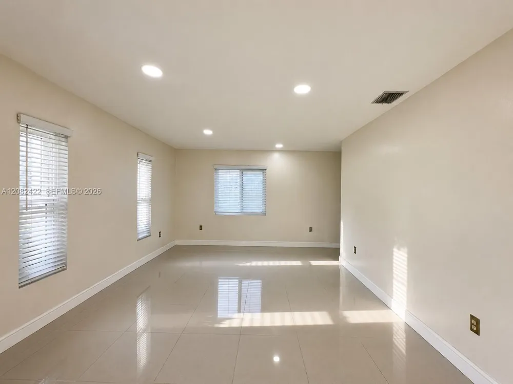 18155 SW 105th Ave Miami, FL 33157