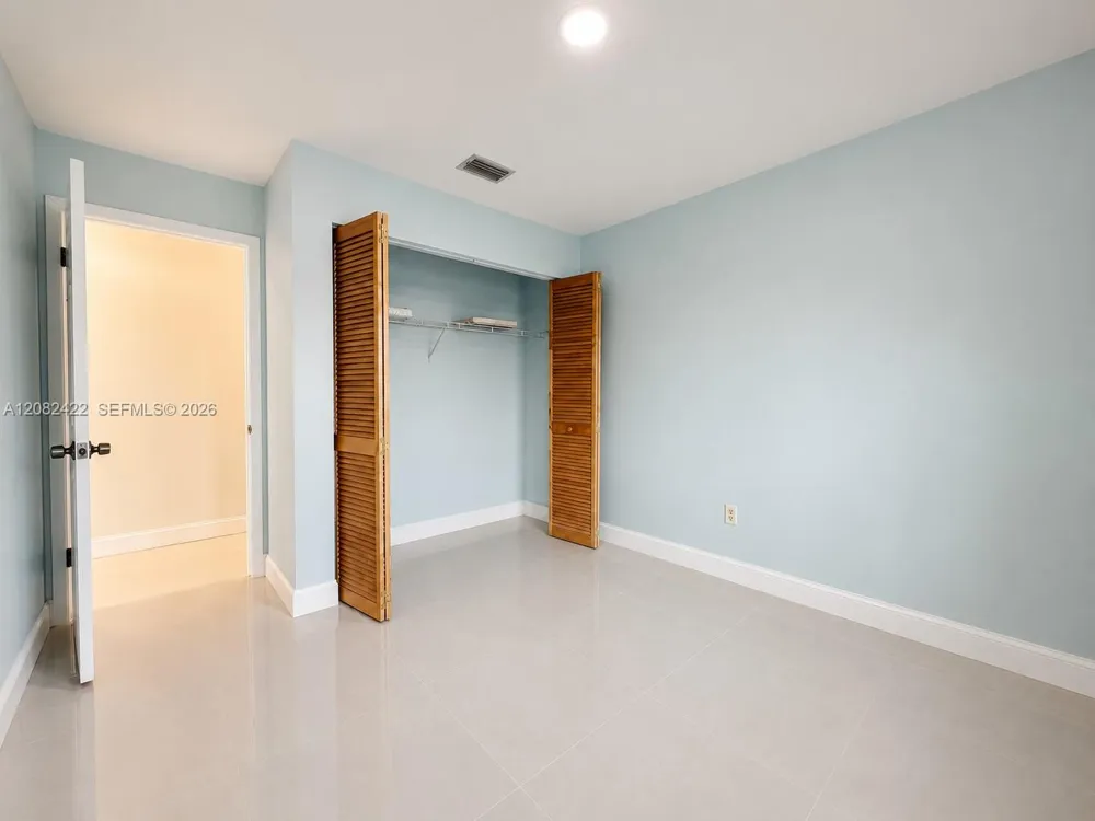 18155 SW 105th Ave Miami, FL 33157