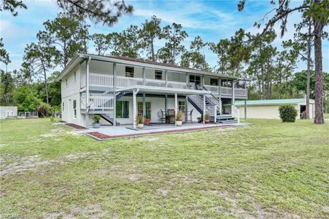 985 Honeybee Drive