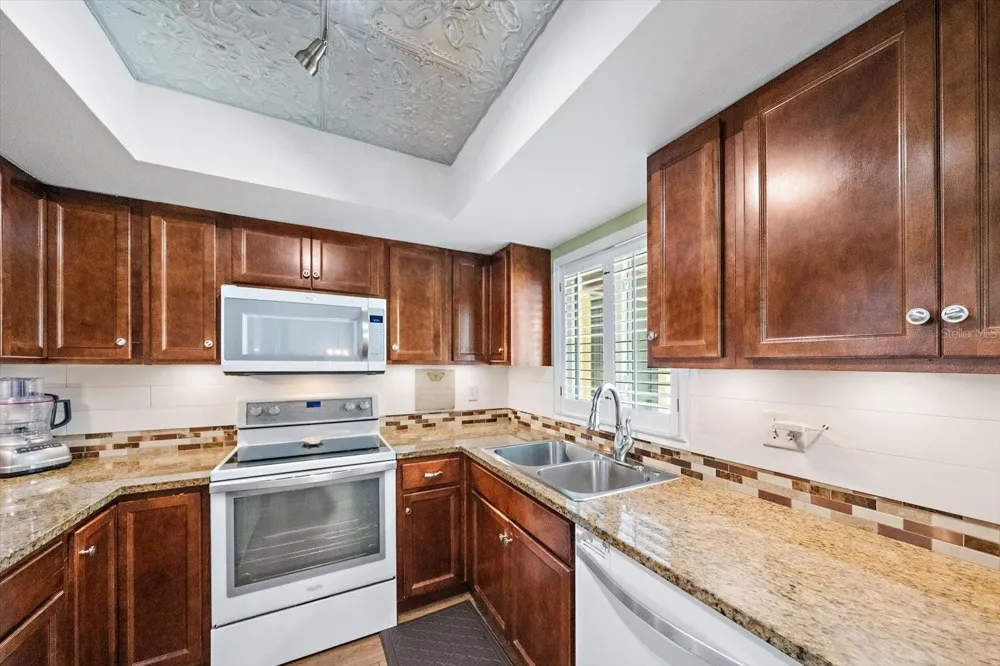 1205 56TH STREET W Bradenton, FL 34209