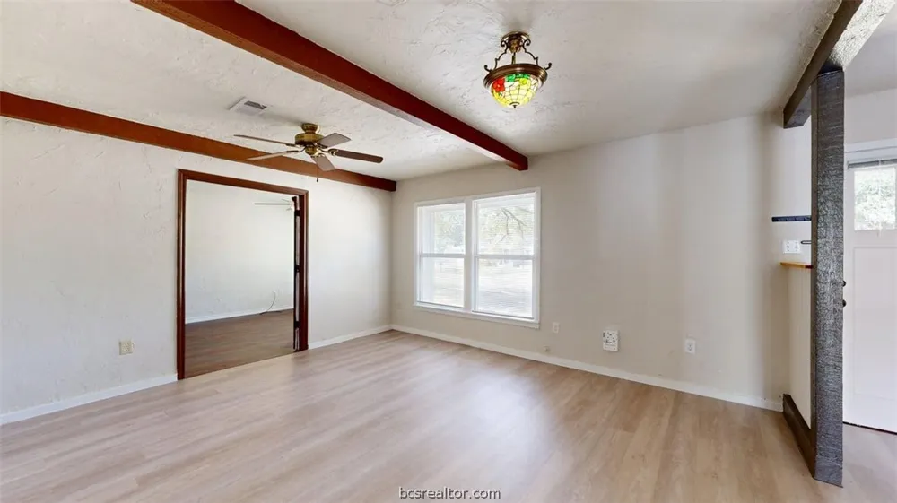 911 E North Avenue Bryan, TX 77802
