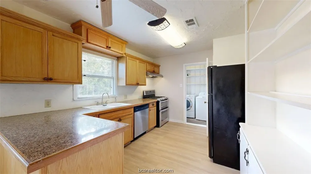 911 E North Avenue Bryan, TX 77802