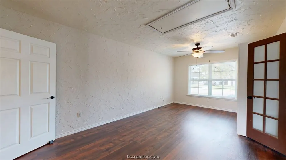 911 E North Avenue Bryan, TX 77802