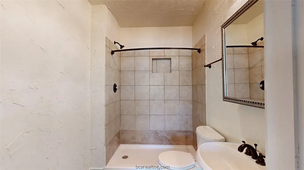 911 E North Avenue Bryan, TX 77802