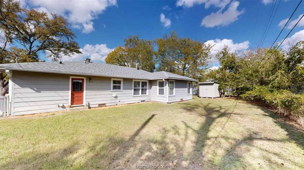 911 E North Avenue Bryan, TX 77802