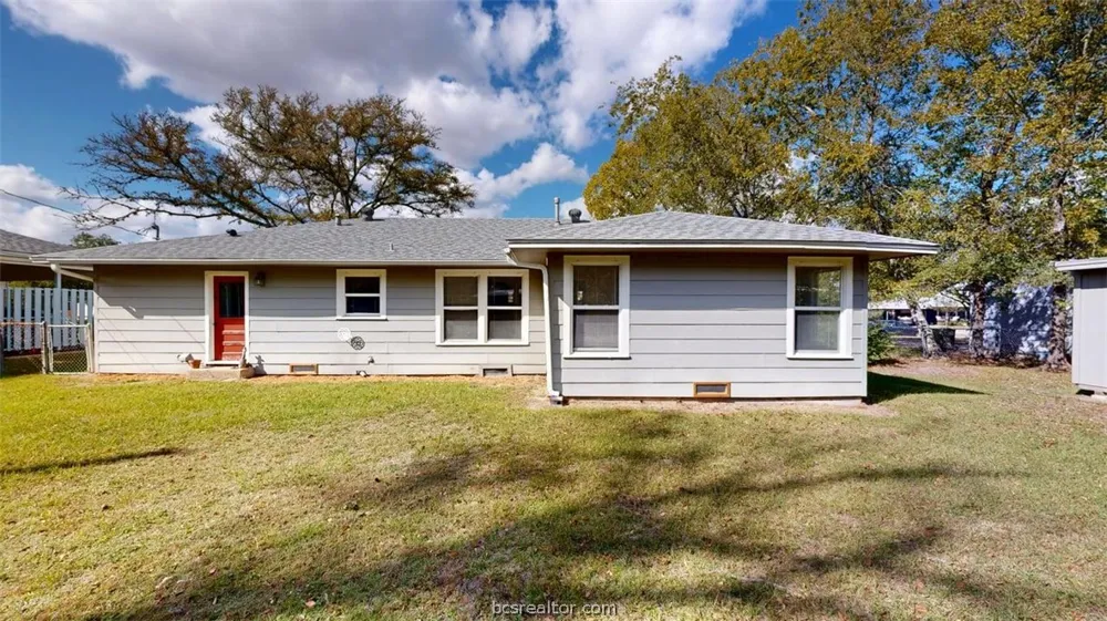 911 E North Avenue Bryan, TX 77802
