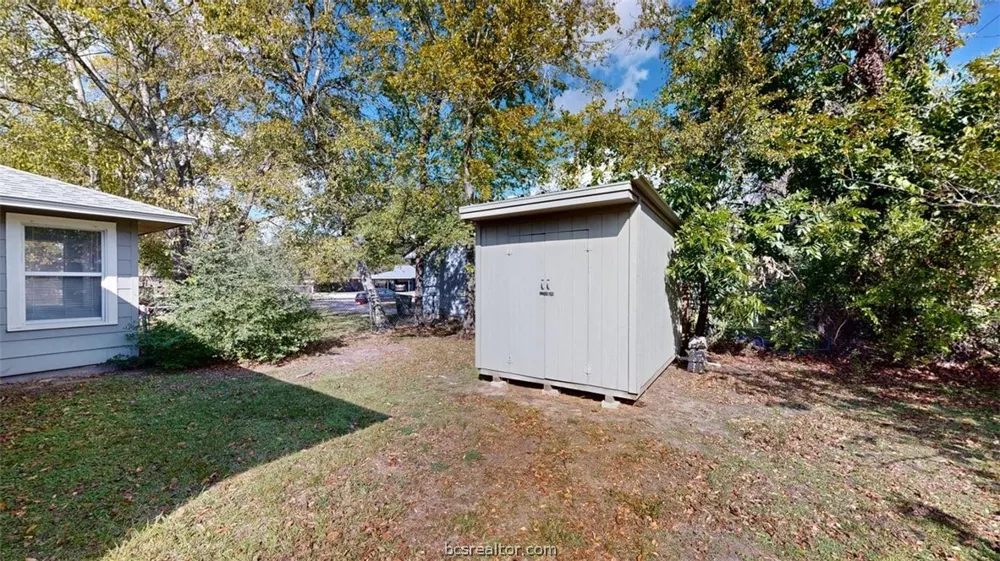 911 E North Avenue Bryan, TX 77802