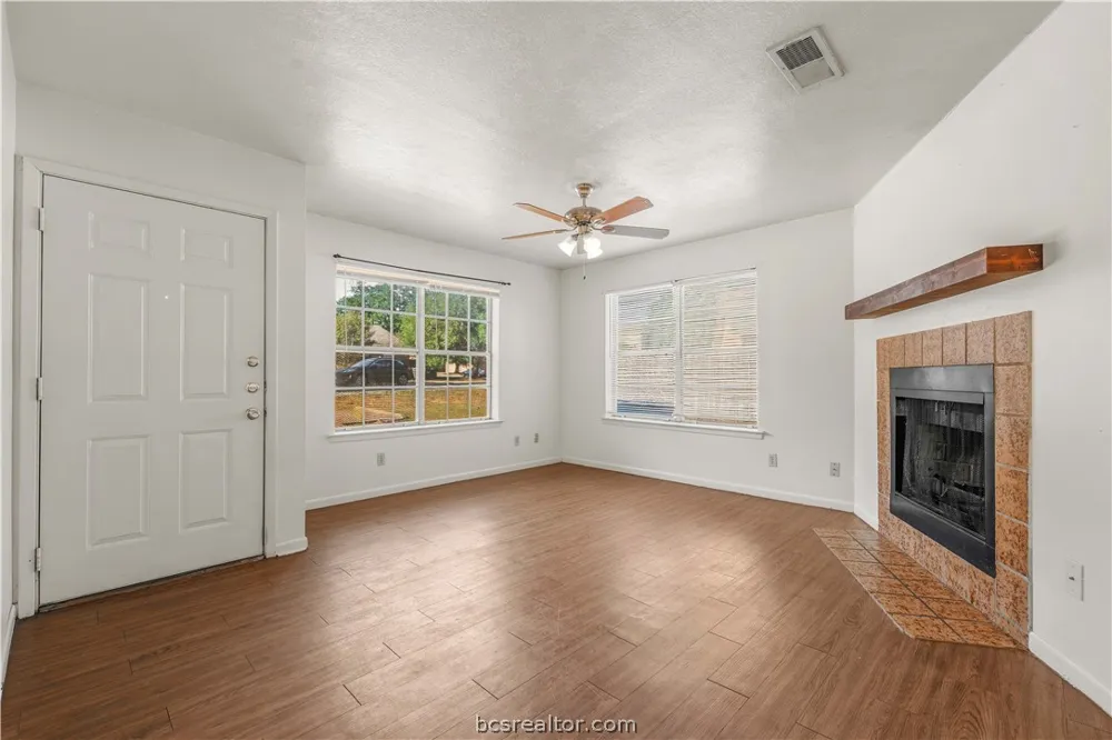 1205 April Bloom #A College Station, TX 77840
