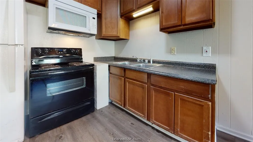 206 Lynn Drive #B Bryan, TX 77801