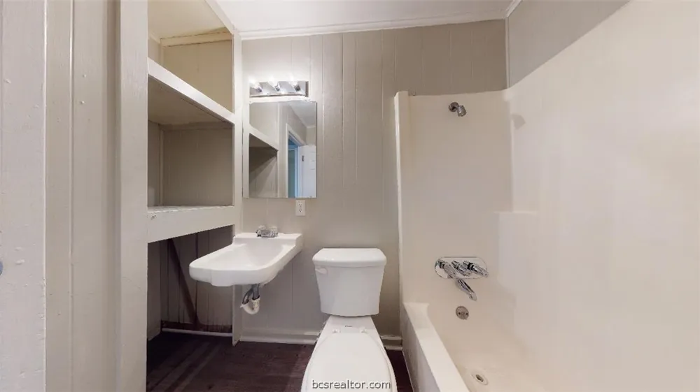 206 Lynn Drive #B Bryan, TX 77801