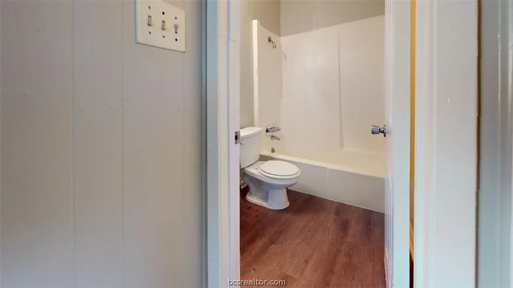 206 Lynn Drive #B Bryan, TX 77801