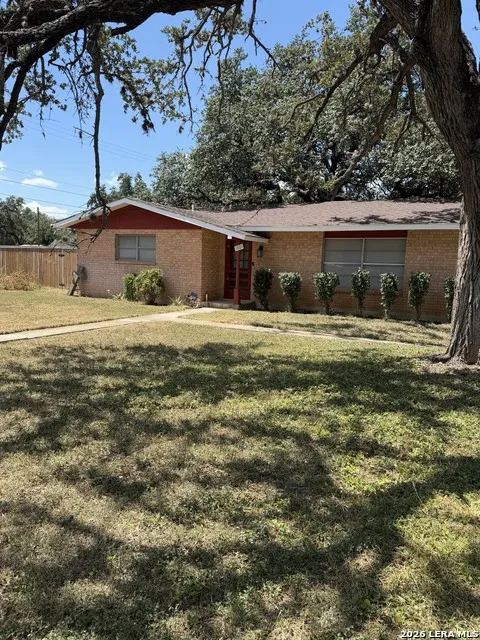 1001 HONDO ST Sabinal, TX 78881