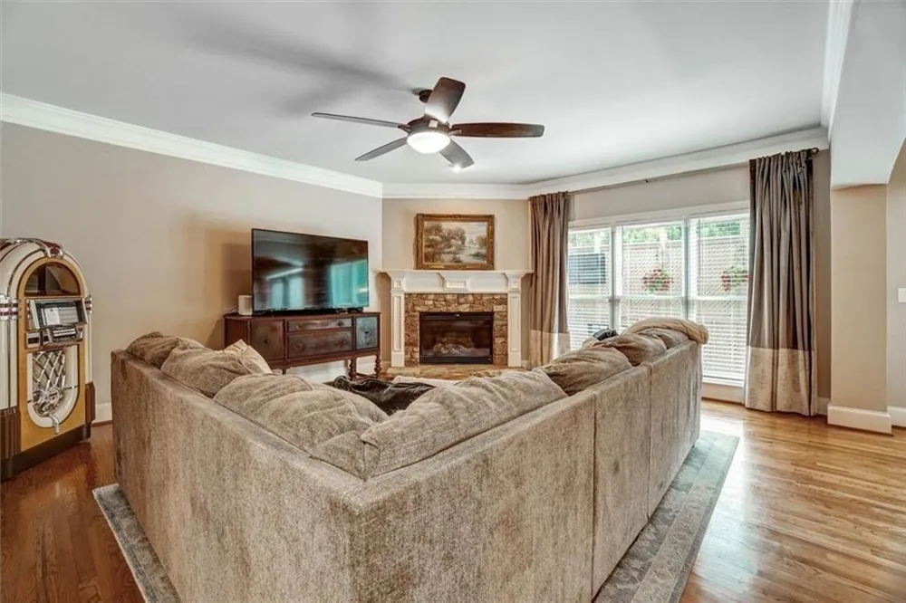 10755 Arlington Point Johns Creek, GA 30022
