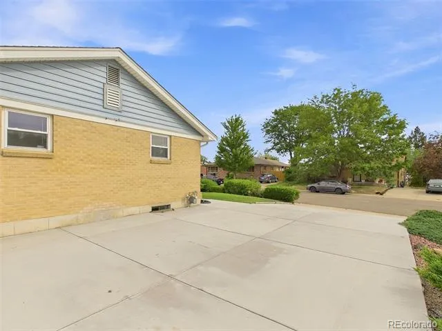 11305 Downing Drive Northglenn, CO 80233