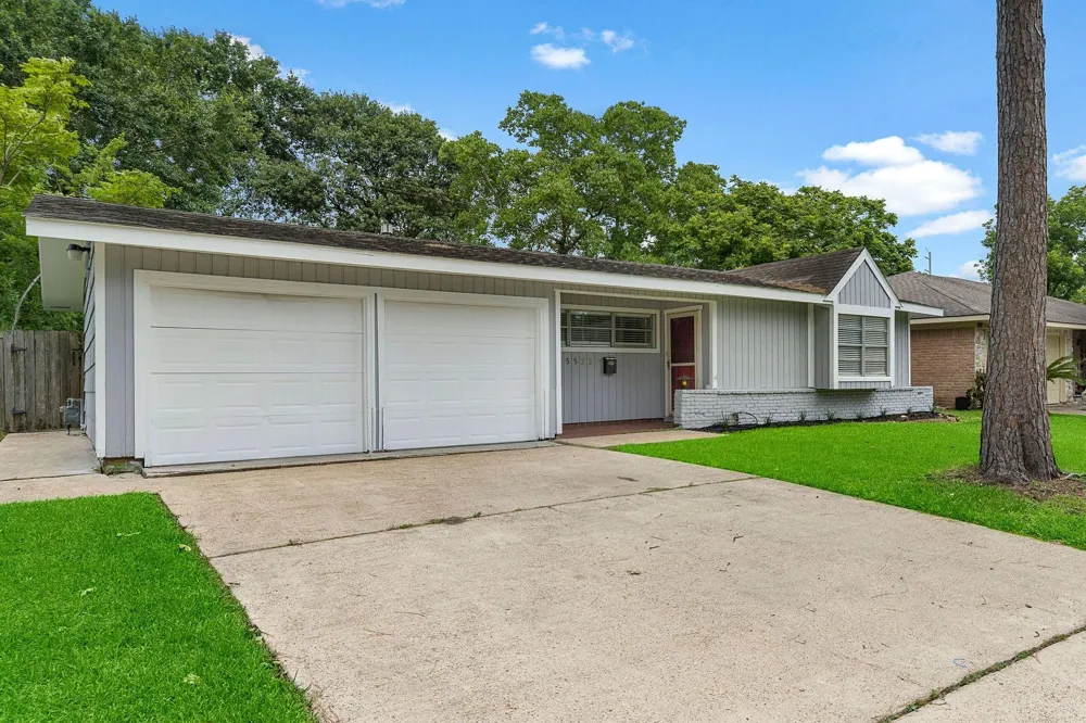 5522 Ariel Street Houston, TX 77096