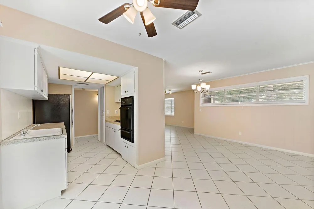5522 Ariel Street Houston, TX 77096