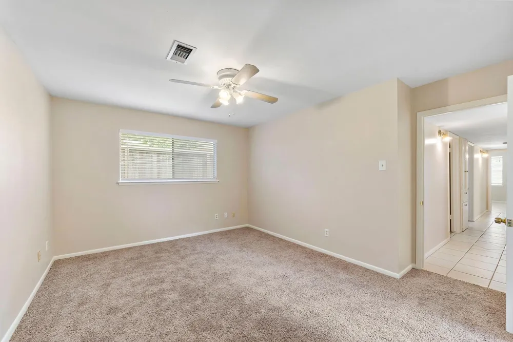 5522 Ariel Street Houston, TX 77096