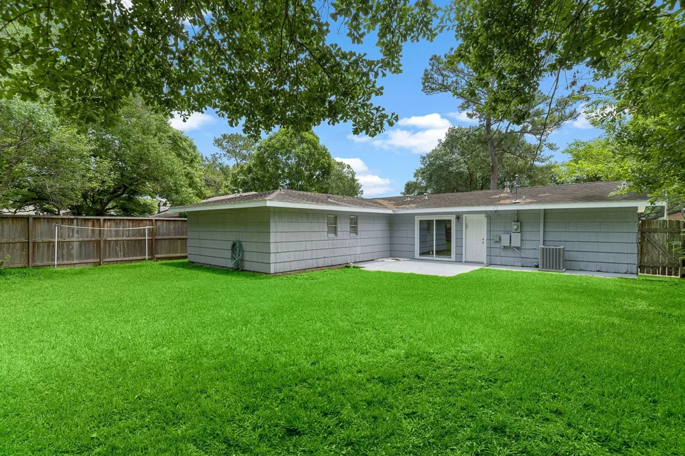 5522 Ariel Street Houston, TX 77096