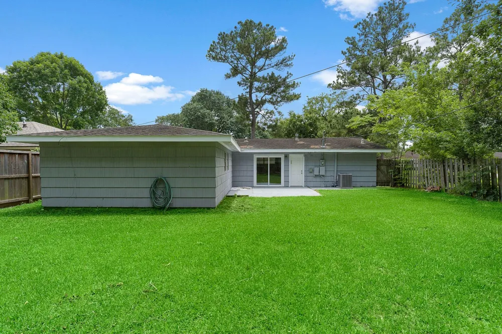 5522 Ariel Street Houston, TX 77096