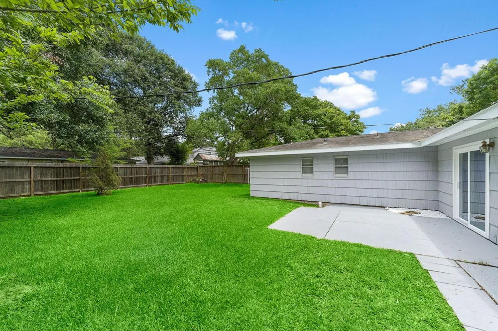 5522 Ariel Street Houston, TX 77096
