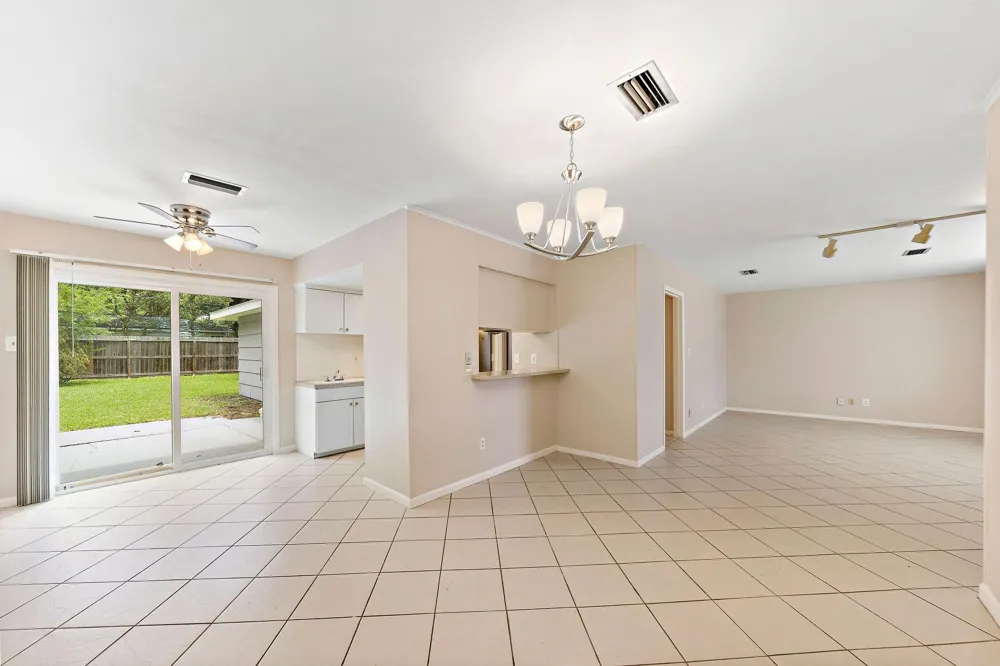 5522 Ariel Street Houston, TX 77096