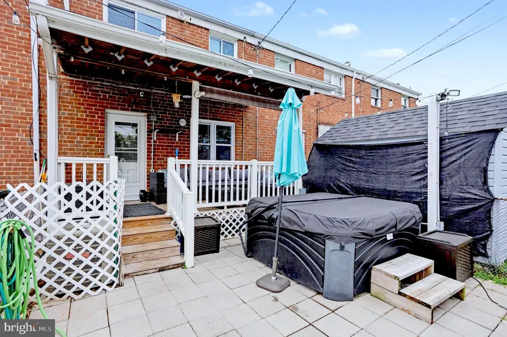 7721 CHARLESMONT Dundalk, MD 21222