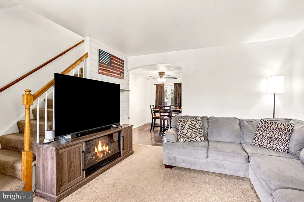 7721 CHARLESMONT Dundalk, MD 21222