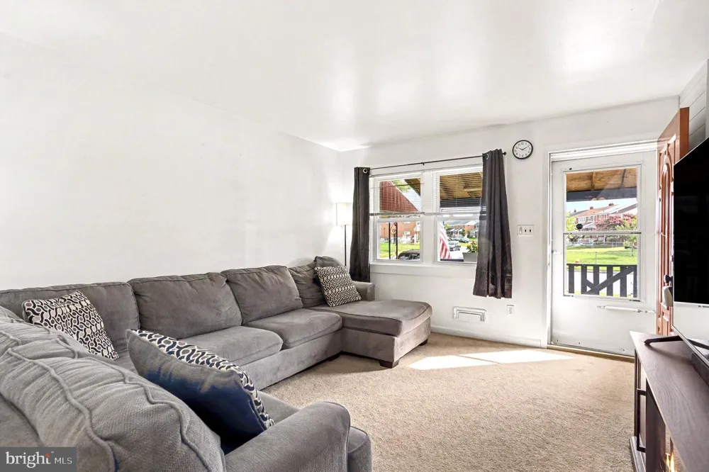 7721 CHARLESMONT Dundalk, MD 21222