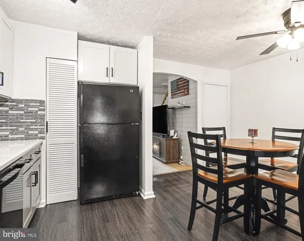 7721 CHARLESMONT Dundalk, MD 21222