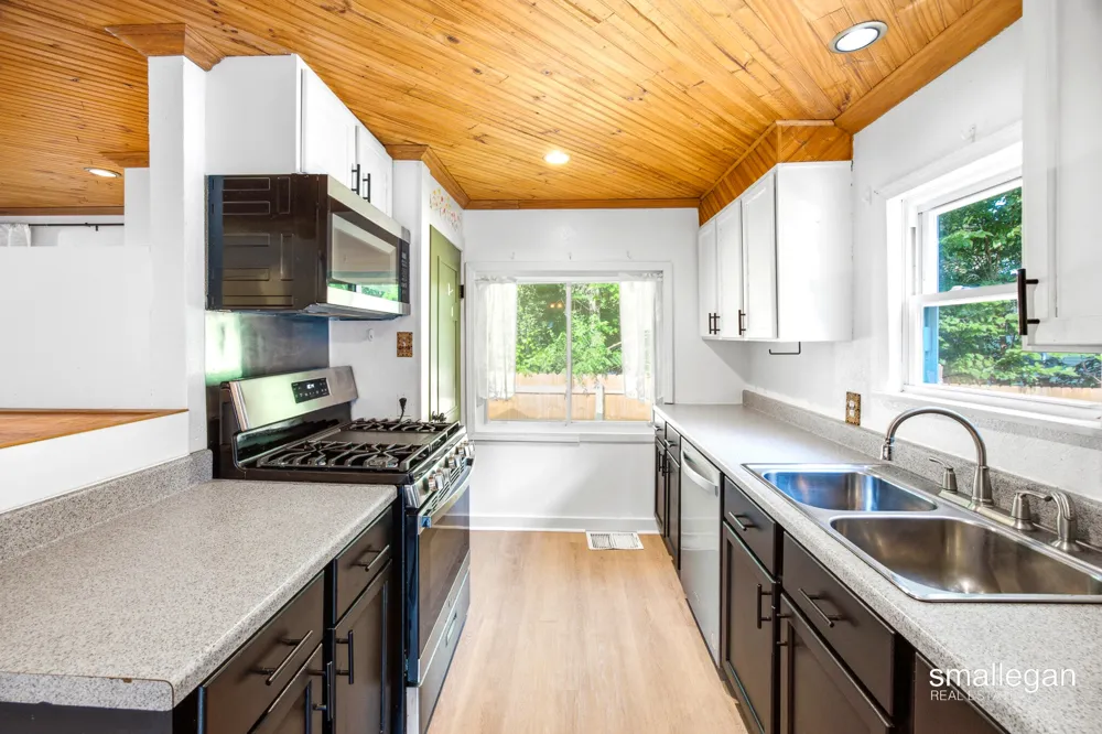 37 Walter Street SE Wyoming, MI 49548