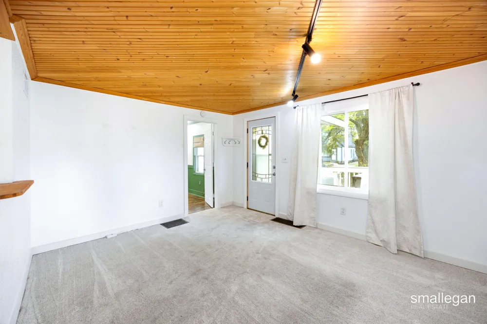 37 Walter Street SE Wyoming, MI 49548