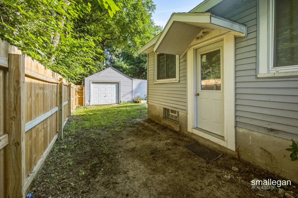 37 Walter Street SE Wyoming, MI 49548