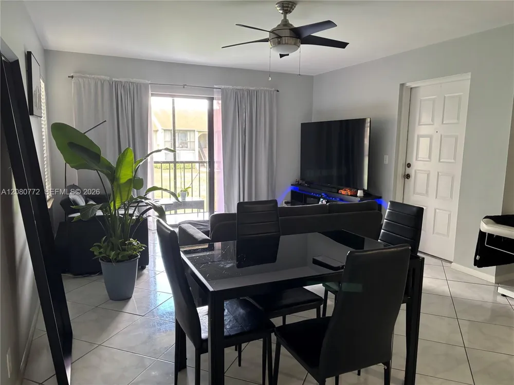 718 Sunny Pine Way #F2 Green Acres, FL 33415